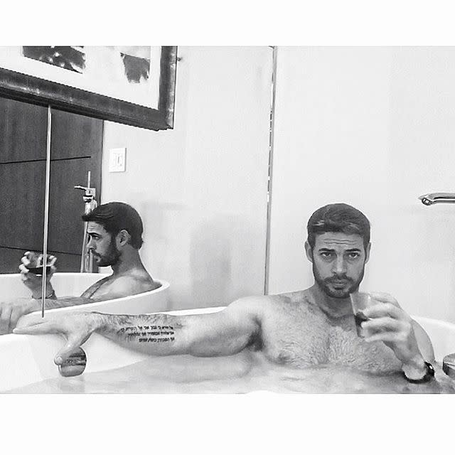 El cubano quiso relajarse un poco en este jacuzzi/William Levy, Instagram