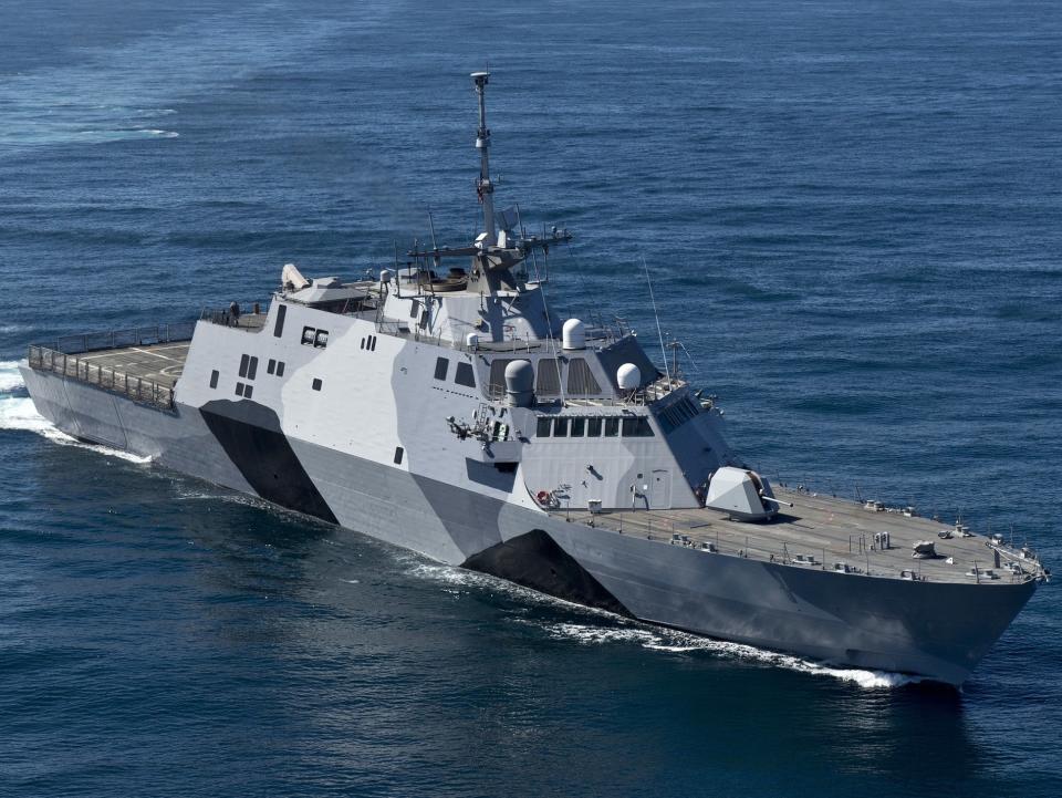 USS <em>Freedom</em> underway conducting sea trials off the coast of Southern California. <em>U.S. Navy photo by Mass Communication Specialist 1st Class James R. Evans</em>