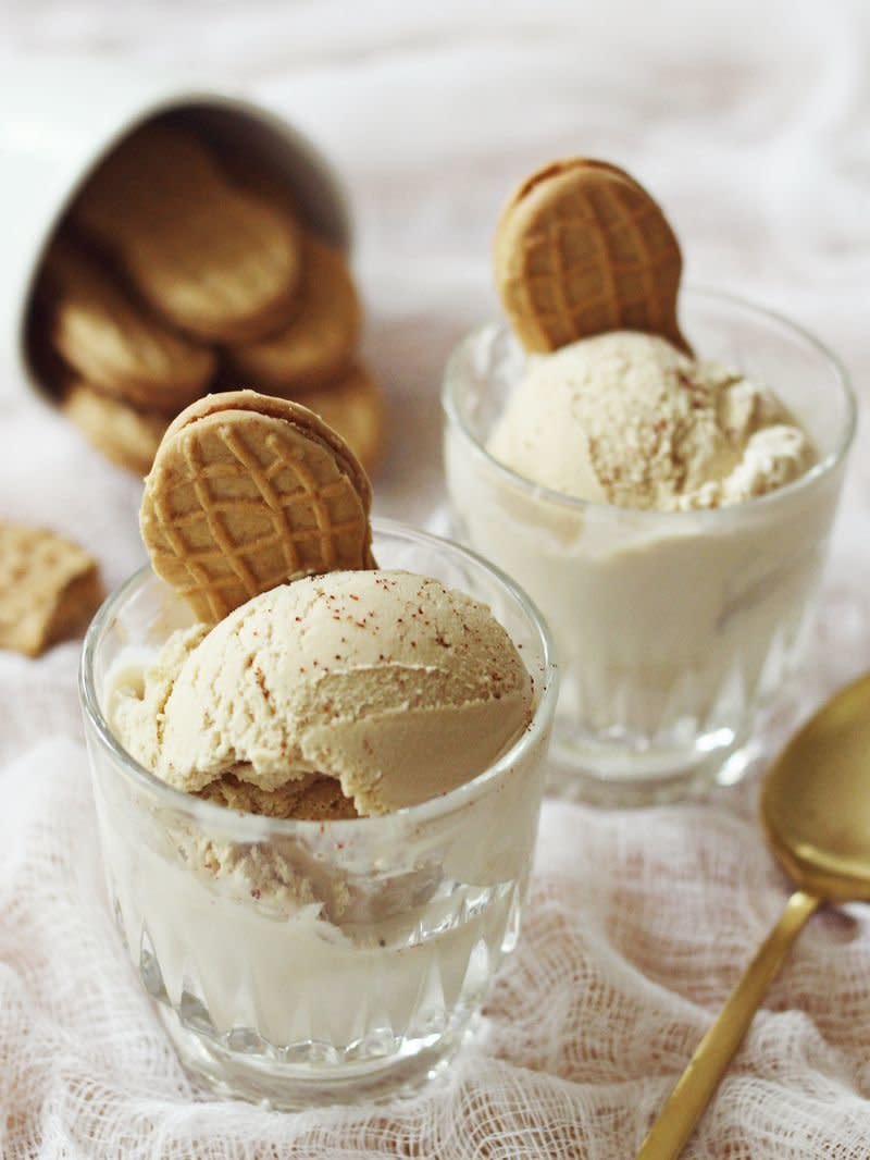 <strong>Get the <a href="http://www.abeautifulmess.com/2013/05/peanut-butter-cayenne-ice-cream.html" target="_blank">Peanut Butter & Cayenne Ice Cream recipe</a> from A Beautiful Mess</strong>