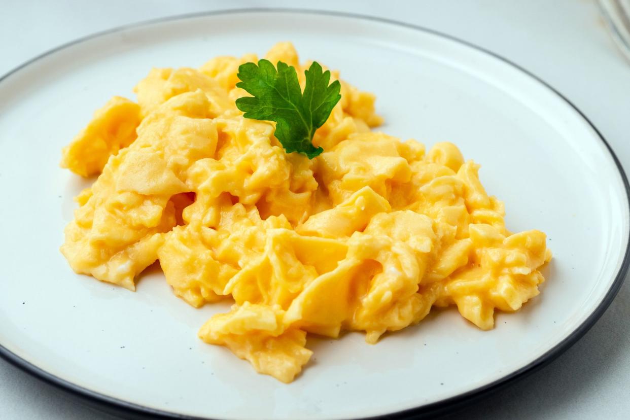 scrambled eggs on plate