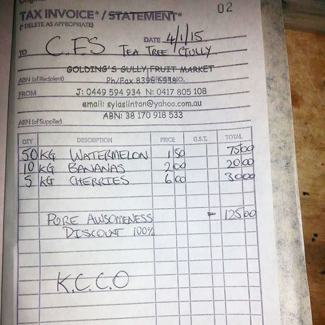 The reciept showing a 100% 'pure awesomeness discount'. Photo: Facebook, Golding's Gully Fruit Market.