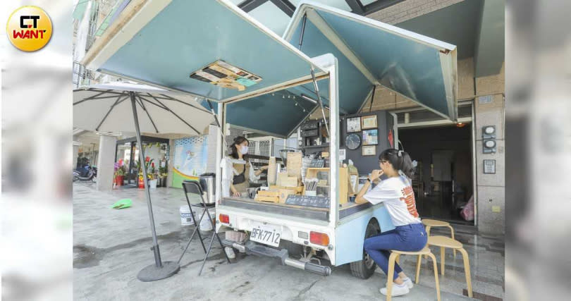 時分珈琲位於在地人往台南市區與佳里區的必經之路，成為許多上班族的早餐補給來源。（圖／林士傑攝）