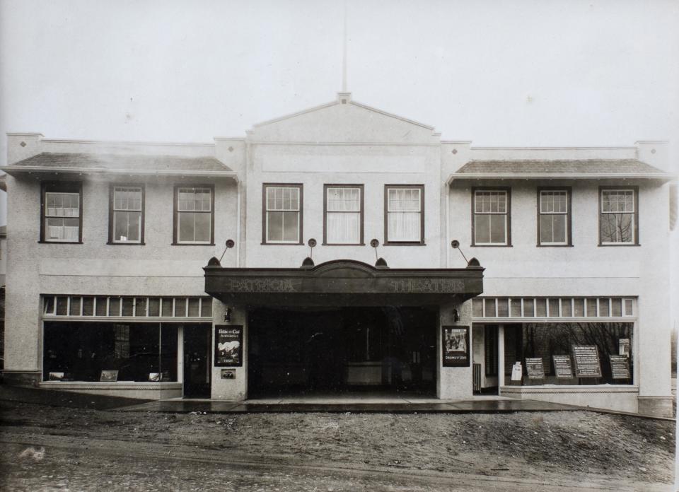 This picture is dated 1928 shortly after the theatre moved to this building. The cinema shared its space with a chocolate shop (L) and a stock broker (R). (Reuters)