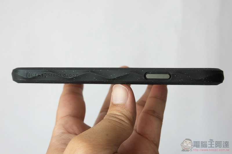 德國LAUT for iPhone 11系列軍規防摔手機殼開箱「動手摔」