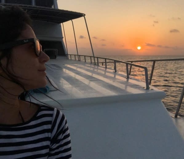 Além de passear e curtir momentos de tranquilidade em Pernambuco, a atriz também conferiu a beleza do local durante um passeio de barco. “Que dia. Só agradeço. Paraíso”, legendou. (Foto: Reprodução/Instagram)