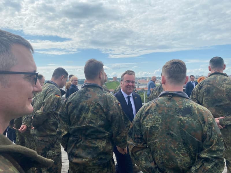 Boris Pistorius, Germany's Defence Minister, welcomes soldiers from the preliminary command of the Bundeswehr brigade in Lithuania. Alexander Welscher/dpa