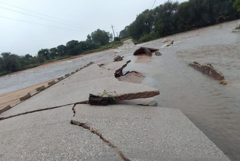 Fuetes crecidas de los ríos en Córdoba por las intensas lluvias