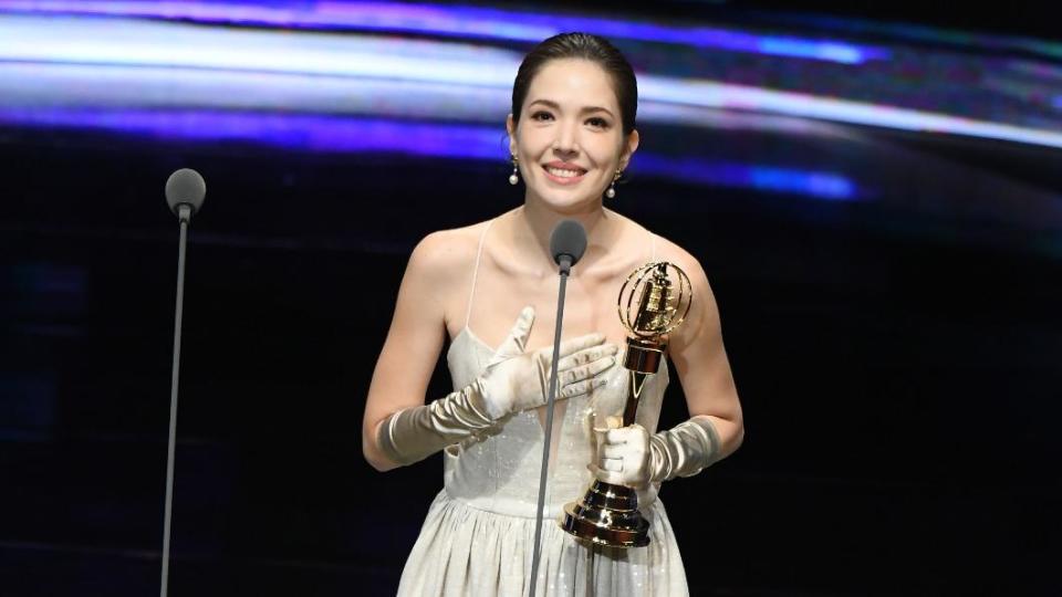 許瑋甯以《她和她的她》奪下金鐘迷你劇女主角獎。（圖／三立提供）