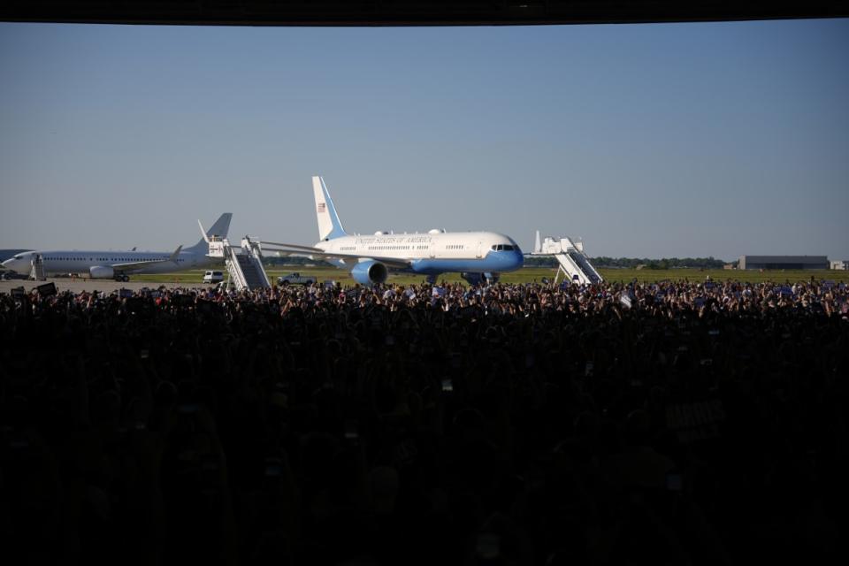 Air Force Two arrives with Democratic presidential candidate