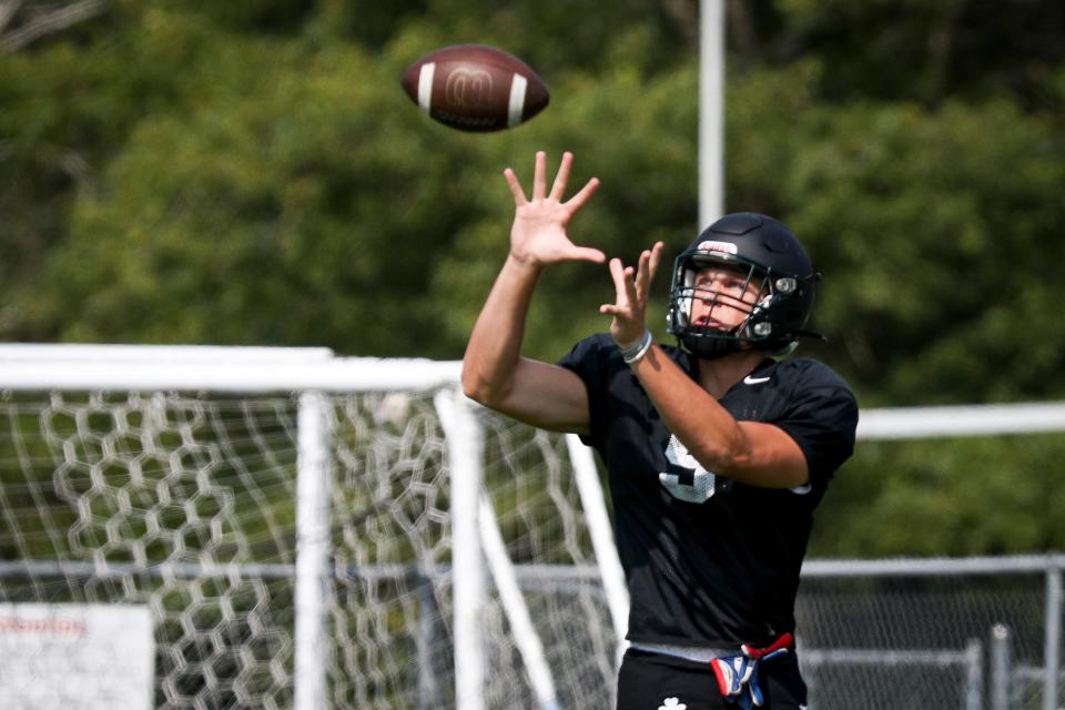 Sheldon’s 	Will Haverland catches a pass during practice with the team ahead of the 2023 season Wednesday, Aug. 23, 2023, at Sheldon High School in Eugene.