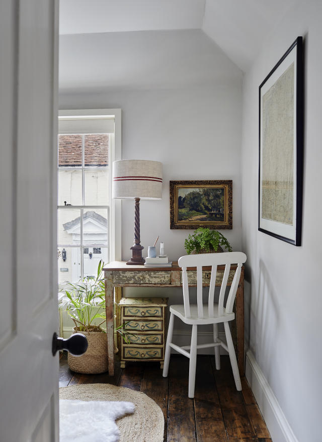 9 Small-Space Desk Ideas