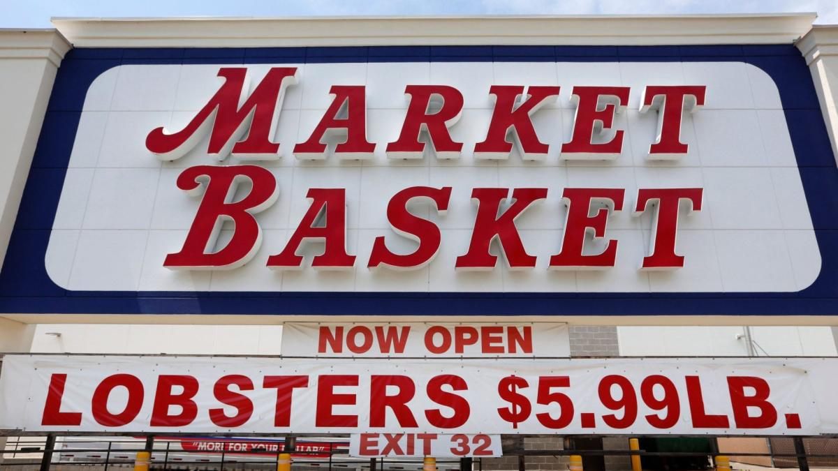 Here's the latest on the delayed opening of Hanover's Market Basket