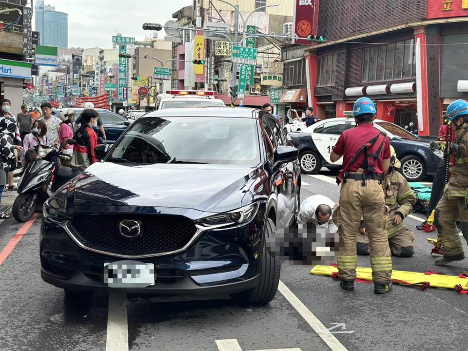 台南忠義、成功路口8日發生嚴重車禍，造成一名3歲女童當場死亡。(圖／讀者提供)