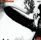 <p>Das Motiv zu Led Zeppelins selbstbetiteltem Debütalbum von 1969 zeigte den brennenden Hindenburg-Zeppelin - ein Verweis auf den Bandnamen, aber auch ein Sinnbild für Zerstörung und, so wurde das Motiv mehrfach gedeutet, ein phallisches Symbol. Heute ist das Artwork Kult, damals war es eine Provokation - unter anderem gab es sogar Ärger mit Eva von Zeppelin, einer Enkelin des Grafen Ferdinand von Zeppelin. (Bild: Atlantic)</p> 