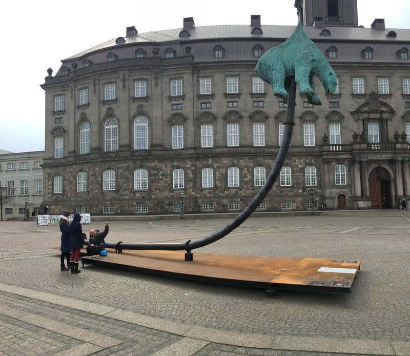 Sculpture is “Unbearable” are seen at front of Christiansborg Palace, seat of the Danish Parliament, in Copenhagen, Denmark, April 15, 2016. REUTERS/Nikolaj Skydsgaard
