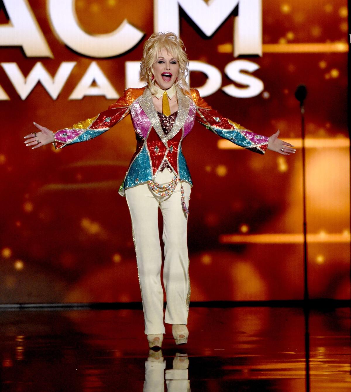 Dolly Parton Will Host 57th Annual ACM Awards