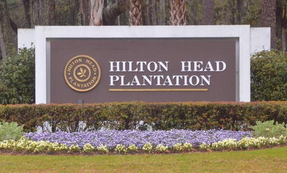 Sign on U.S. 278 at the main entrance to Hilton Head Plantation.