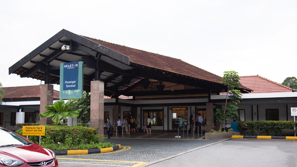 <p>The entrance driveway of the current Seletar Airport passenger terminal. (PHOTO: Yahoo News Singapore / Dhany Osman) </p>