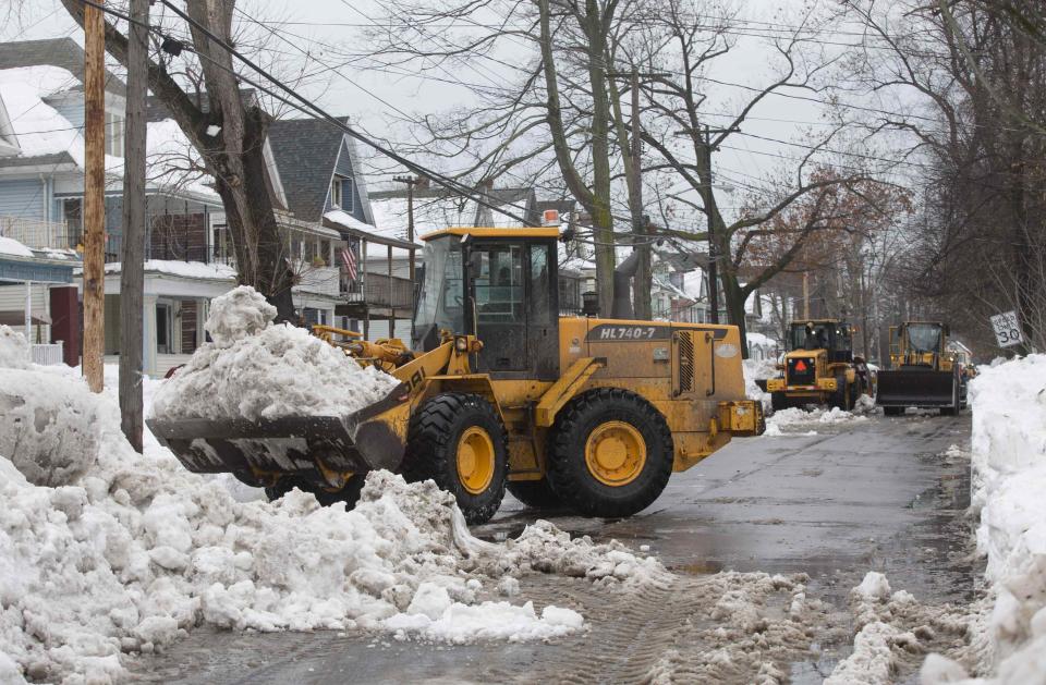 New York pummelled with snow storms