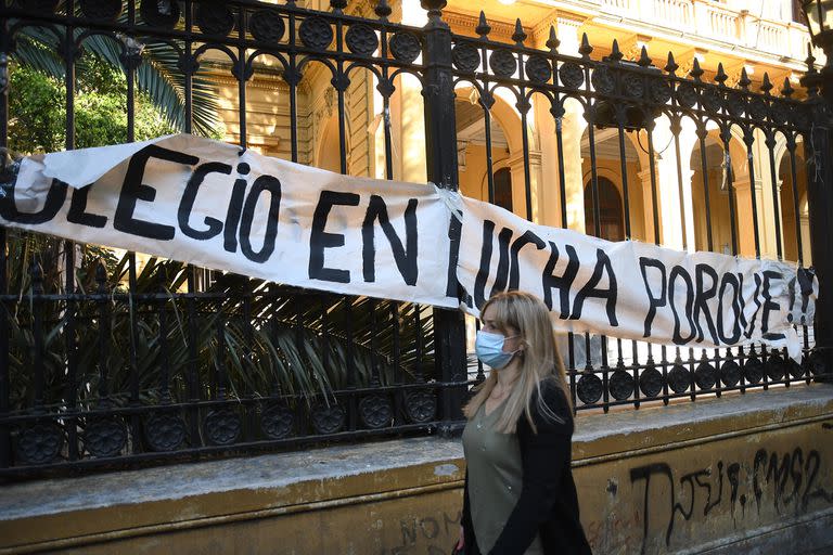 Continúa la toma en algunos colegios en CABA, el Mariano Acosta ya terminó con la medida