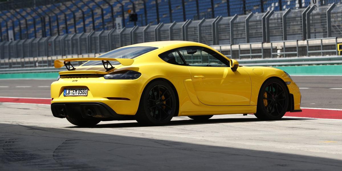 Porsche 718 Cayman GT4 and Spyder Dead for 2024