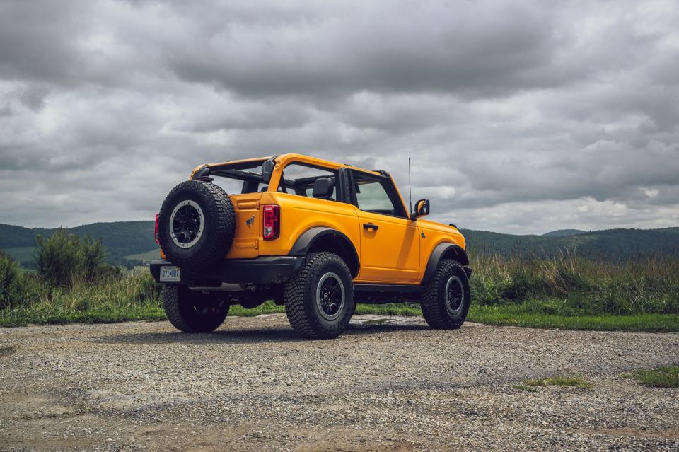 2021 ford bronco sasquatch two door yellow