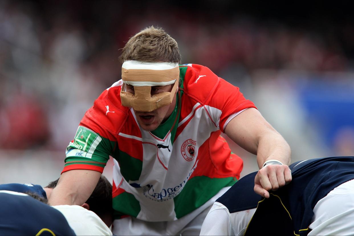 Imanol Harinordoquy wore a makeshift mask to protect a broken nose (Getty Images)