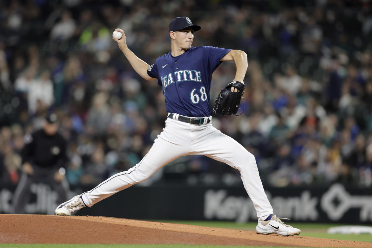 Kirby throws 7 sharp innings, Mariners blank Rangers 5-0