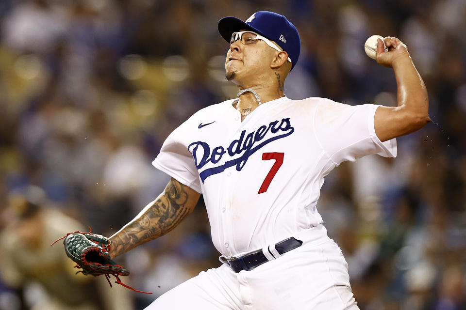 Julio Urias #7 del equipo de Los Angeles Dodgers en Los Angeles, California. (Photo by Ronald Martinez/Getty Images)