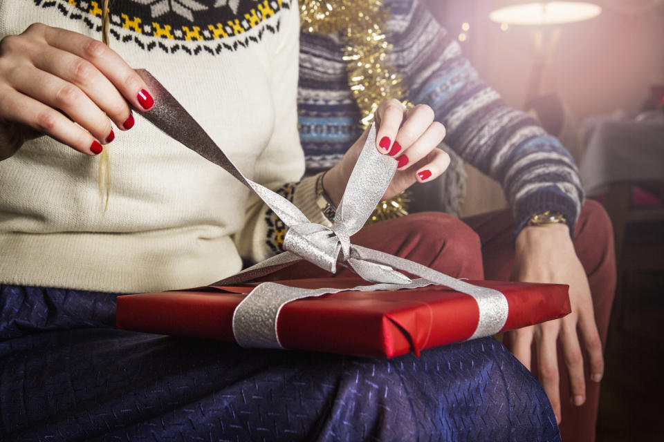 Leider ist nicht jedes Weihnachtsgeschenk ein Volltreffer. (Bild: Getty Images)