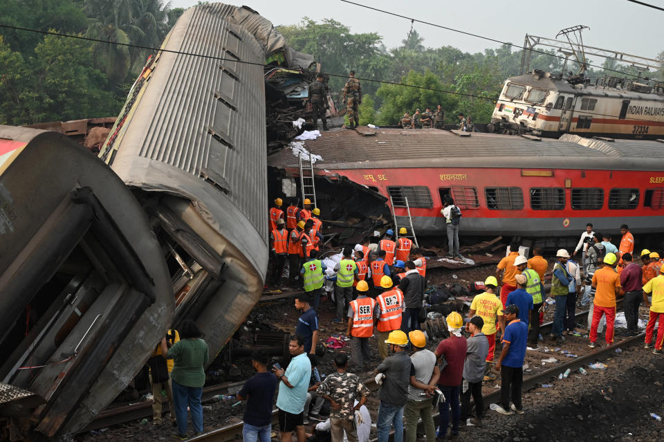 En Inde, des centaines de morts et de blessés dans la pire catastrophe ferroviaire dans le monde depuis 10 ans