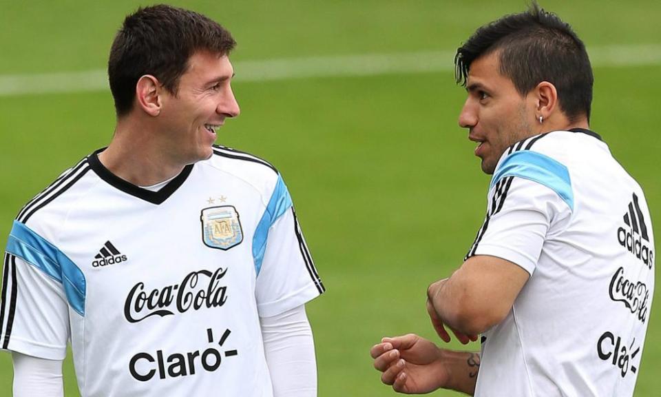 Lionel Messi and Sergio Agüero in training with Argentina in 2014