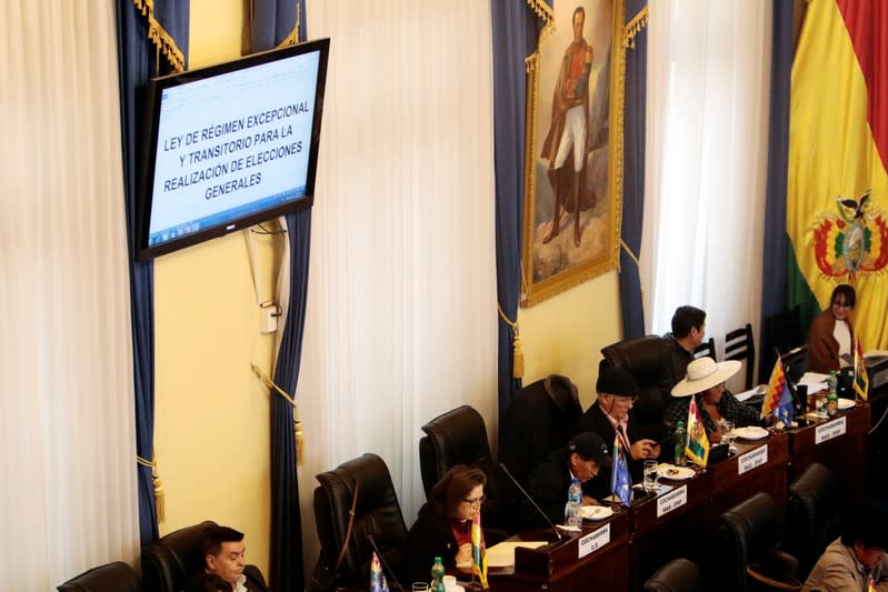 Bolivian Senate approves election law while anti-government protesters in Bolivia lifted street blockades in La Paz