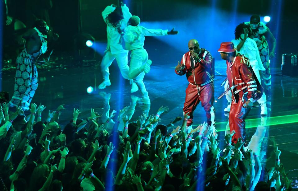 Busta Rhymes , right,  performs.