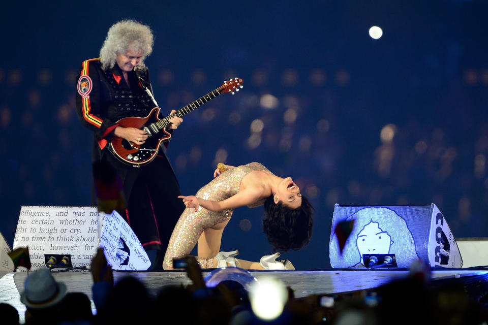 LONDON, ENGLAND - AUGUST 12: Brian May of Queen performs alongside Jessie J during the Closing Ceremony on Day 16 of the London 2012 Olympic Games at Olympic Stadium on August 12, 2012 in London, England. (Photo by Pascal Le Segretain/Getty Images)