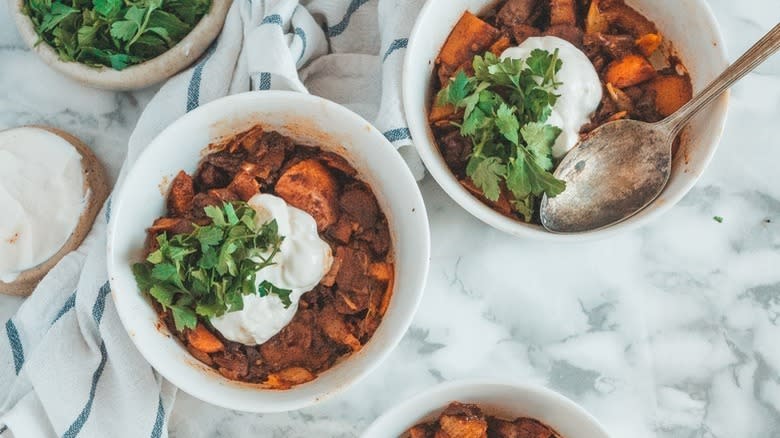 One-Pot Vegetarian Mushroom Goulash