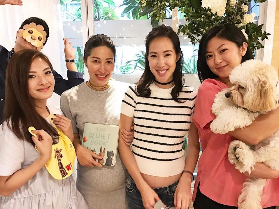 生產前，胡亦蓮好友替她舉行一場派對，慶祝她要當媽媽。（翻攝自Instagram）