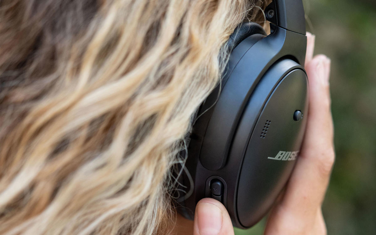 Bose QuietComfort 45 headphones have improved ANC and a familiar