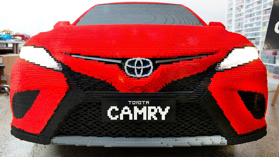 令人驚訝的細緻！超過50萬片樂高打造的Toyota Camry！