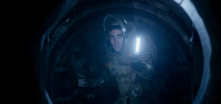 Jake Gyllenhaal, proie d’un alien dans “Life”. Copyright : sony pictures