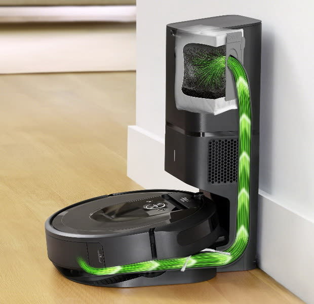 圖 / Roomba i7+最令人引以為傲的新功能莫過於—自動倒垃圾，全程不必髒手。