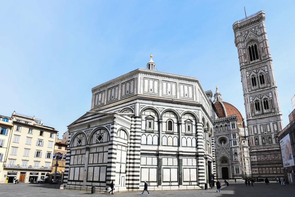 A general view taken on March 10, 2020 shows the deserted Piazza del Duomo in Florence, Tuscany. (Credit: Carlo Bressan/AFP)