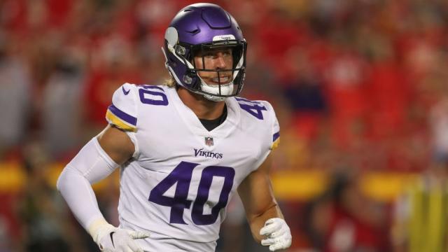 Davidson waived by Vikings, signed by Bills