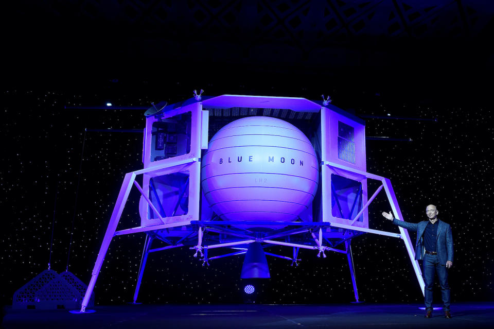 Founder, Chairman, CEO and President of Amazon Jeff Bezos unveils his space company Blue Origin's space exploration lunar lander rocket called Blue Moon during an unveiling event in Washington, U.S., May 9, 2019. REUTERS/Clodagh Kilcoyne   TPX IMAGES OF THE DAY - RC1D3059CB00