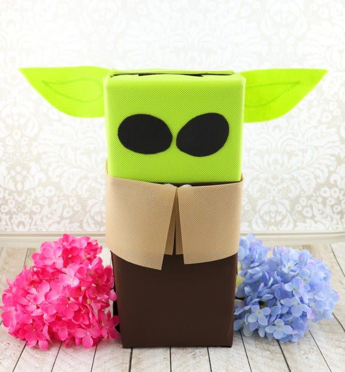 baby yoda diy valentines day boxes