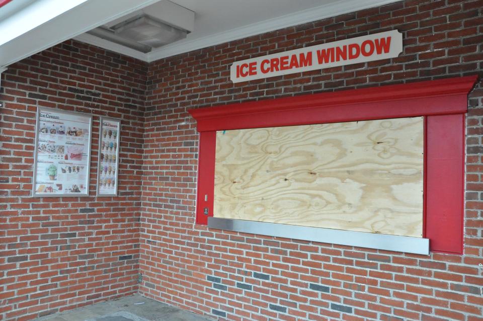 The takeout ice cream window is boarded up at the Friendly's restaurant at 318 N. Dupont Highway, Dover, pictured here Feb. 22, 2023.