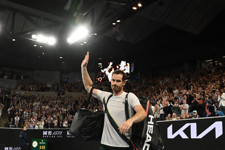 Pese a la derrota ante el español Roberto Bautista Agut, el escocés Andy Murray recibió una ovación en Melbourne en su despedida.