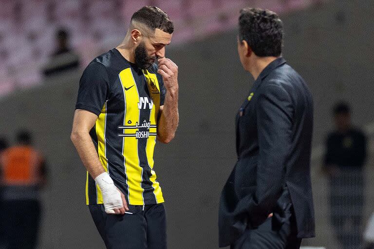 Marcelo Gallardo y Karim Benzema, cuando todavía había un vínculo entre DT y jugador en Al Ittihad