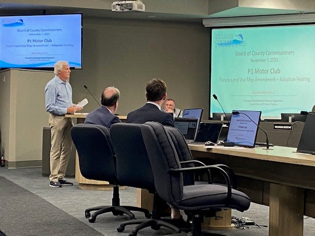 Former Indianapolis 500 champion Danny Sullivan (left) speaks in favor of the P1 Motor Club during a St. Lucie County Commission meeting Nov. 7, 2023.