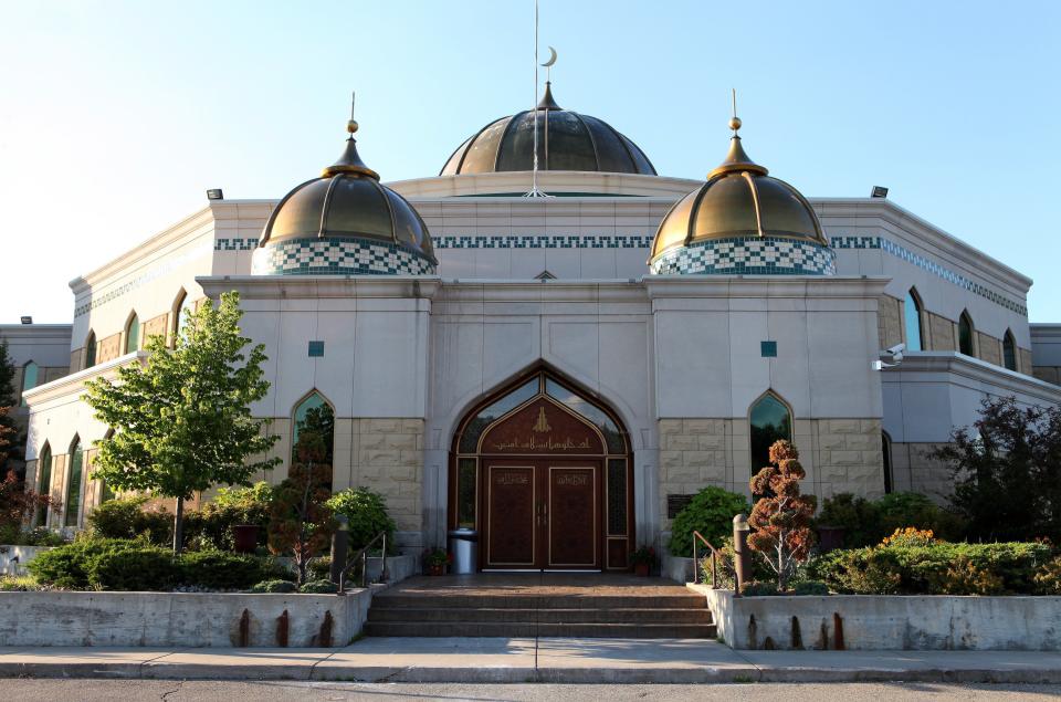 Islamic Center of America (Dearborn, Michigan)
Since 1963, much of the Detroit area’s Muslim population has met in this mosque, constructed in 2005 and North America’s largest mosque. Spanning 92,000 square feet, it cost $14 million to build and can hold 1,000 people for prayer services.